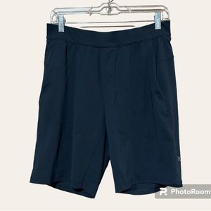 Lululemon Warp Lite 9” Short Size Medium !